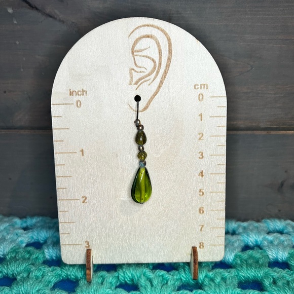 Green Glass Bead Dangle Earrings - Picture 4 of 5